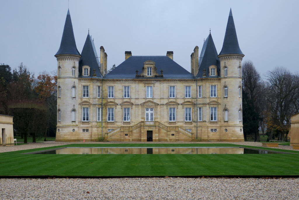 ceci est une image du chateau pichon